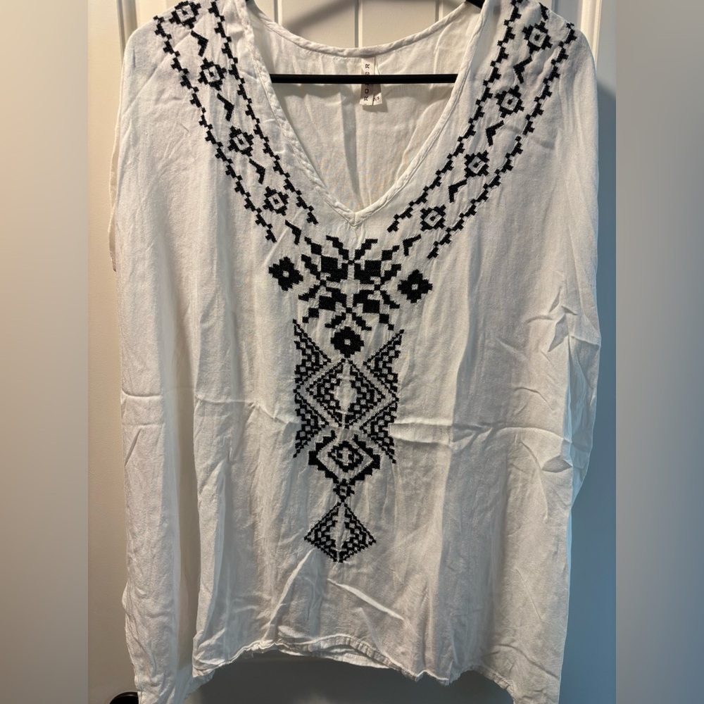 Roper Black and White Embroidered Oversized Tunic
